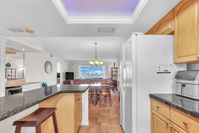 Building Photo - 1025 Sugar Sands Blvd