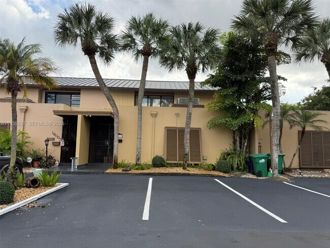 Building Photo - 16005 Kingsmoor Way