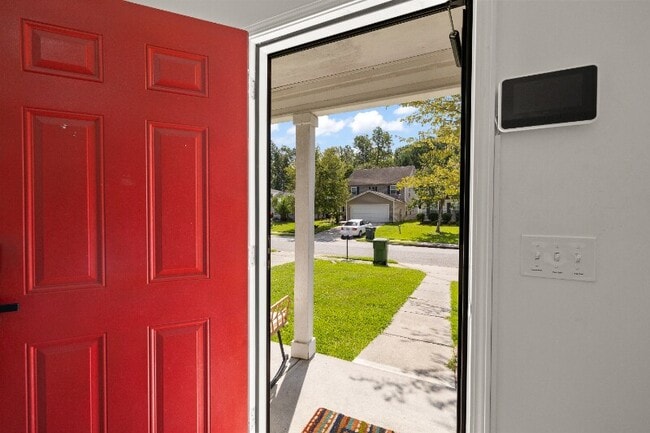 Building Photo - 16 Ristona Dr