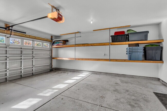 Building Photo - 4 Bed 3 Bath on Tepal - NEW