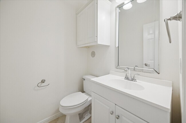 Building Photo - 1523 Orchard Park Dr