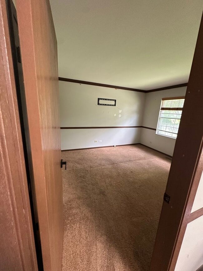 Building Photo - 4480 Shorewood Ct