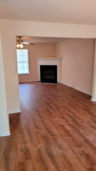 Building Photo - 521 Epris Ln