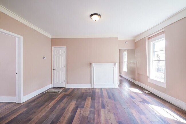 Building Photo - 1304 Avenue G