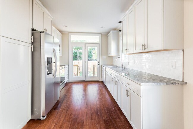 Building Photo - Stunning 2 Bedroom in Churchill Coming soon!
