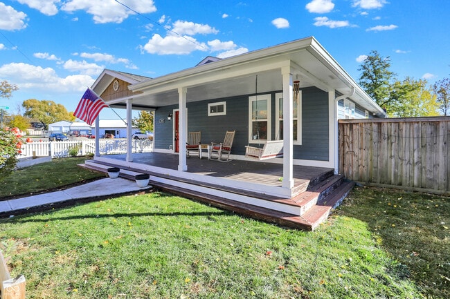 Building Photo - 301 W Pierce St