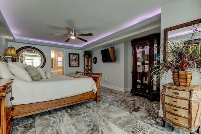 Building Photo - 5200 Brittany Dr S