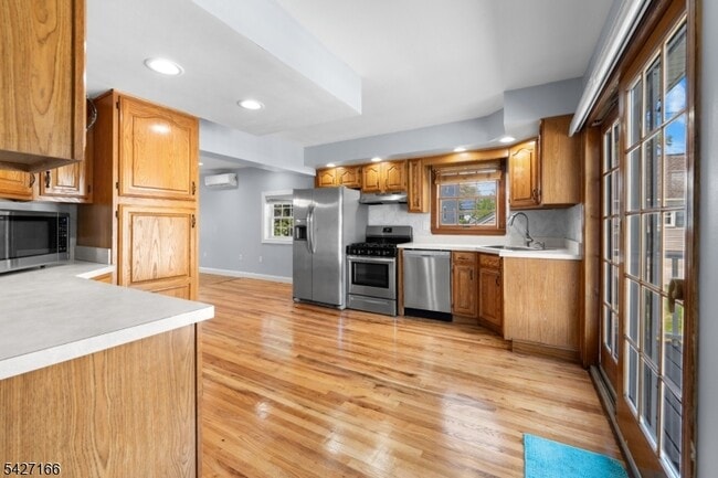 Building Photo - 12 Roosevelt Ave