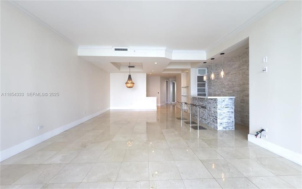 Building Photo - 848 Brickell Key Dr