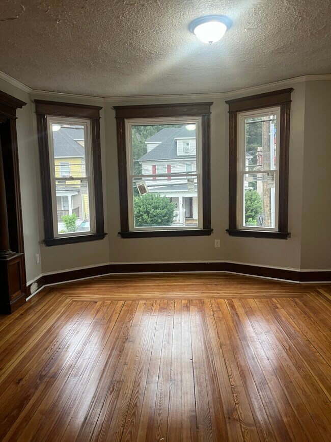 Building Photo - 89 Waterville St