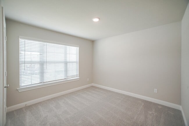 Building Photo - 17112 Coneflower Pl