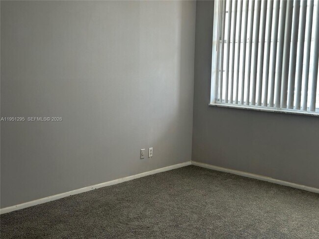 Building Photo - 1170 N Federal Hwy