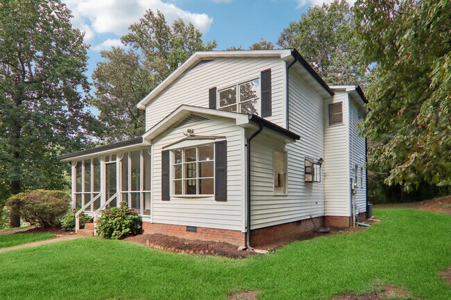 Building Photo - 5 Timothy Ln