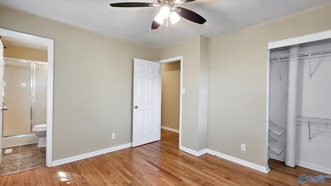 Building Photo - 712 Larry Dr