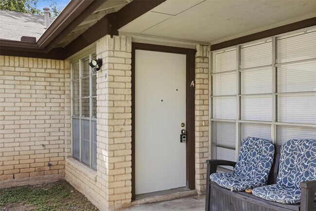 Building Photo - 113 Meteor Dr