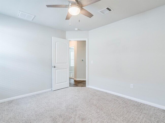 Building Photo - 136 Dunlin Ln