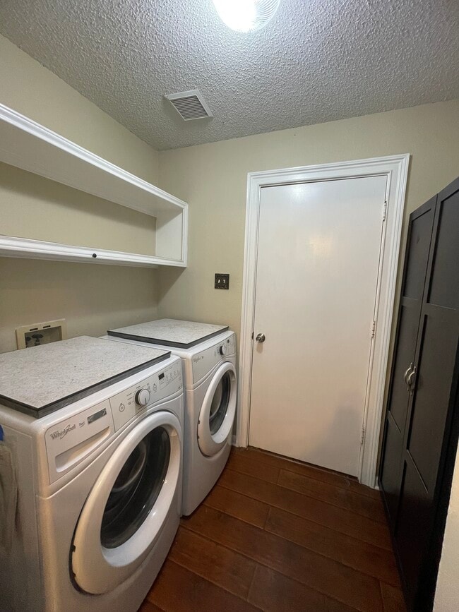 Building Photo - 2420 Creek Crossing Ct