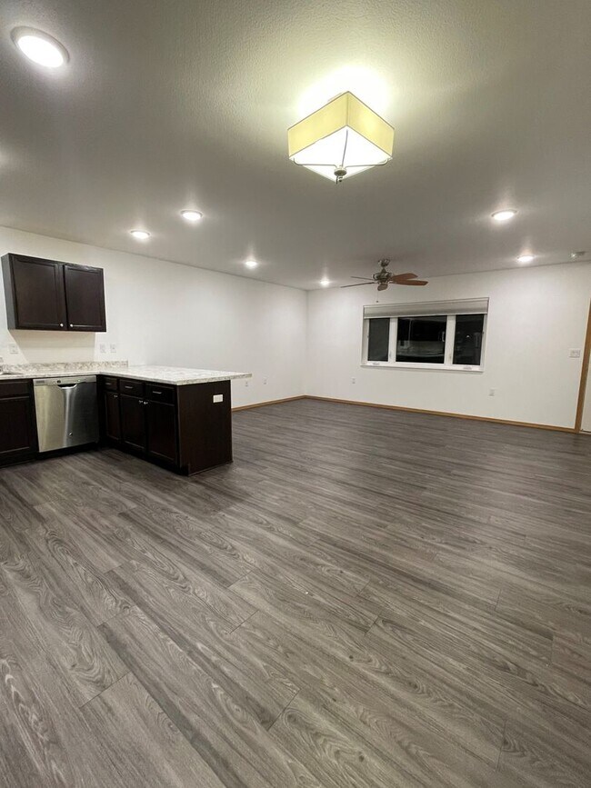 Building Photo - War Eagle Ct. (2690)