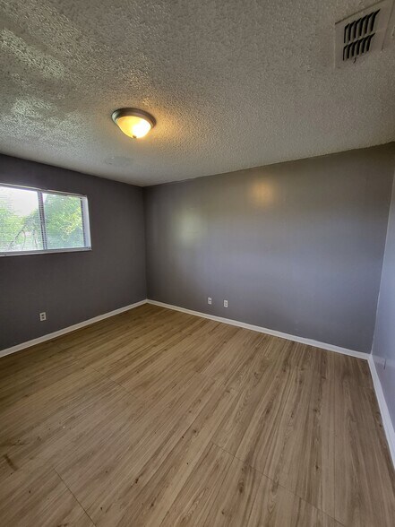 Building Photo - 5123 Westchase Ct