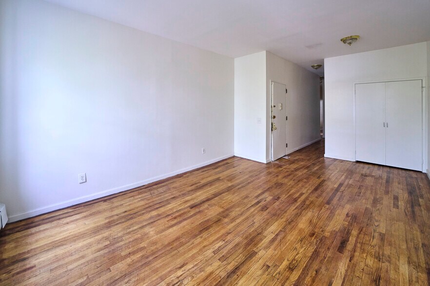 Building Photo - 248 Madison St