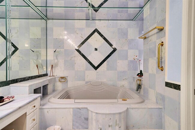 Building Photo - 6001 N Ocean Dr