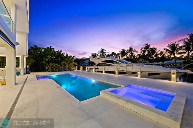 Building Photo - 401 Lido Dr