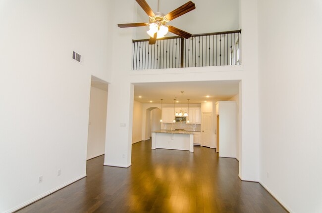 Building Photo - 18122 Glenlyon Dr