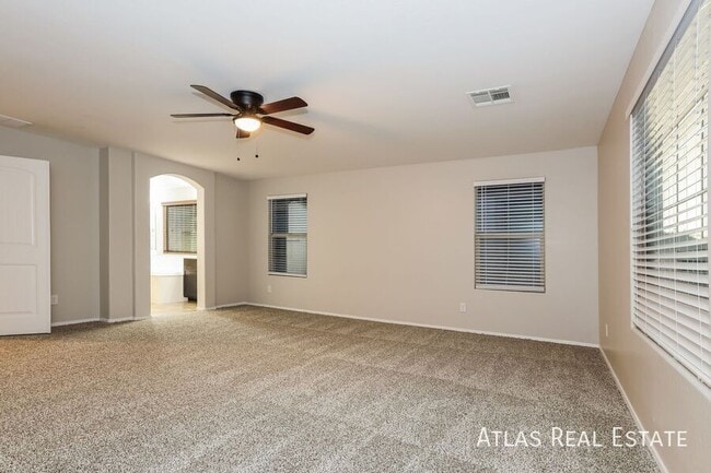 Building Photo - 1229 E Taylor Trail