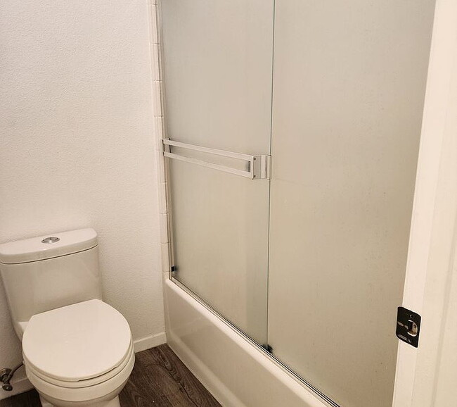 Building Photo - Clean and Spacious 3Bedroom