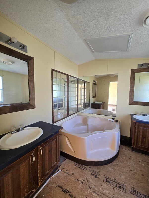 Building Photo - 2115 Cattail Cir
