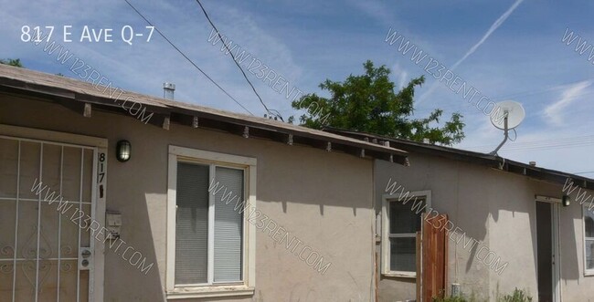 Primary Photo - 817 E Ave Q-7