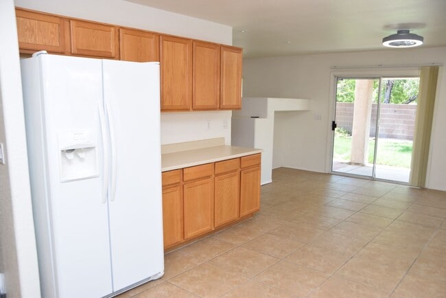 Building Photo - SUMMERLIN - 2 STORY HOME