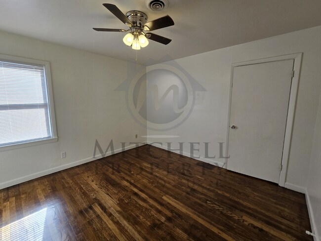 Building Photo - Spacious 4 bedroom home ready to rent!