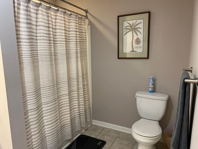 Building Photo - First Floor Condo at Bridgepointe - Beauti...