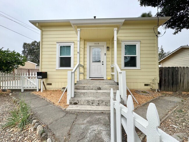 Building Photo - B1417-1421