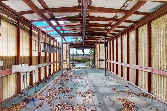 Building Photo - 2301 Norwood Ave
