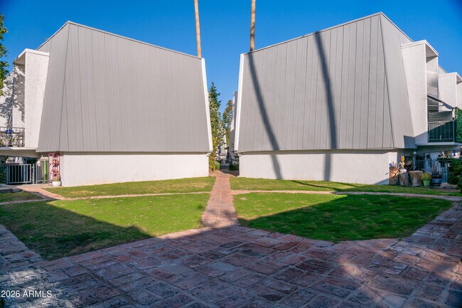 Building Photo - 3416 N 44th St