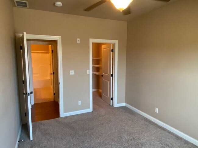 Building Photo - 2815 Northridge Pkwy