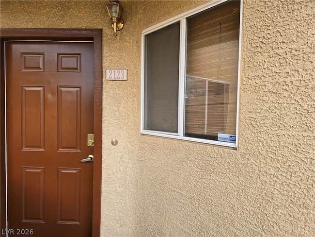 Building Photo - 1050 E Cactus Ave