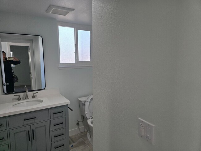Building Photo - Fully Remodeled 4-Bedroom, 3-Bath Rental H...