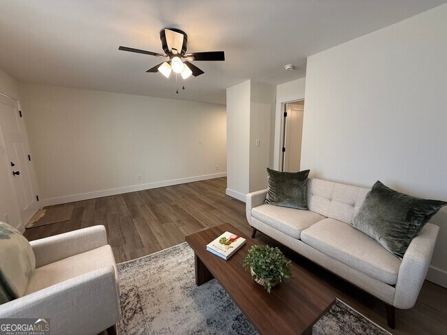 Building Photo - 1020 College Ave