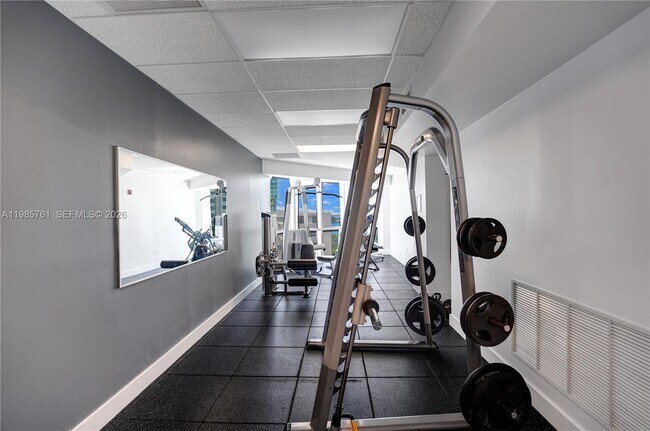 Building Photo - 480 NE 30th St