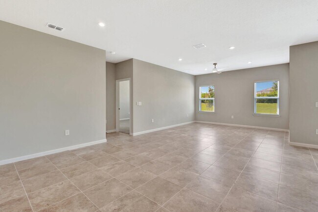 Building Photo - 12639 SW Forli Wy