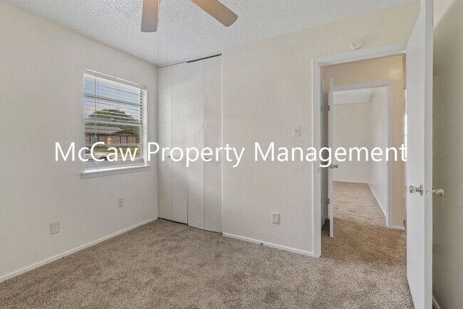 Building Photo - 12308 Knight Dr