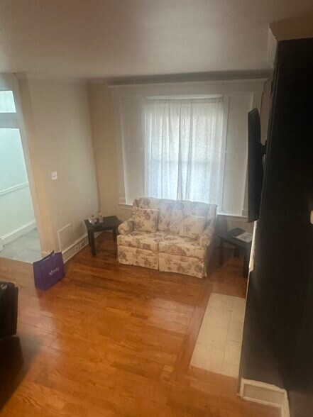 Building Photo - 546 N 56th St