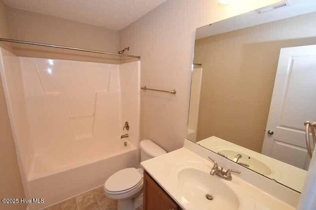 Building Photo - 104 Chandler Dr