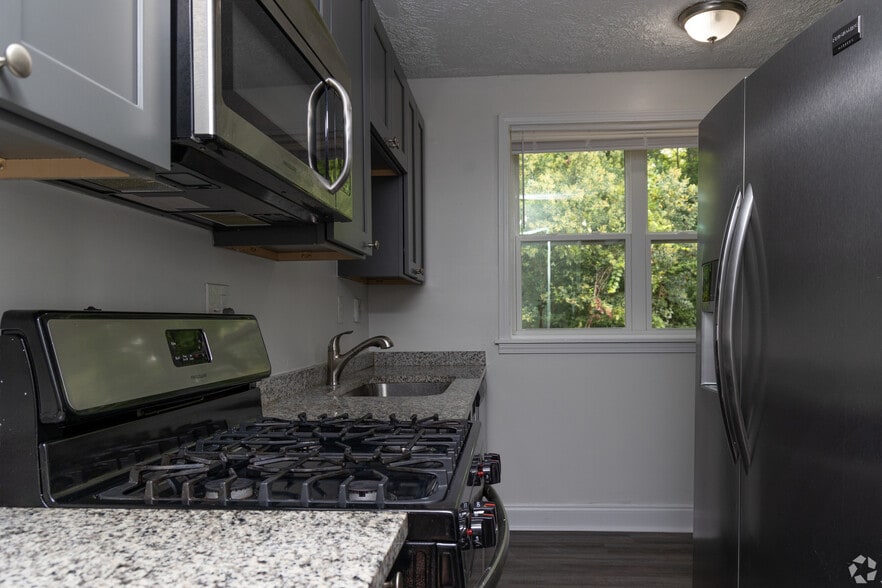 Kitchen at an angle - Summit North (N)