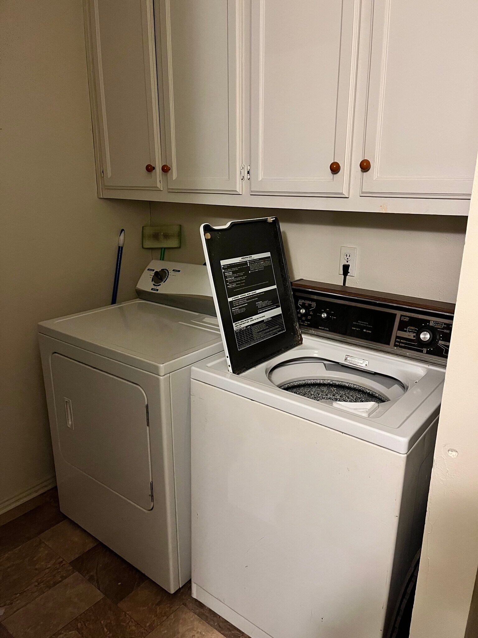 Building Photo - 2315 Vanderbilt Ct