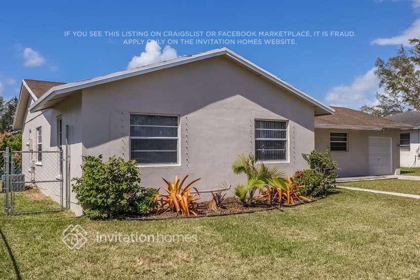 Building Photo - 16310 SW 109th Ave