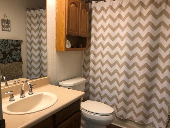 Building Photo - ASK ABOUT OUR REDUCED SUMMER RATES!!! Comfortable & Inviting Home in Leisure World a 45+ Active A...